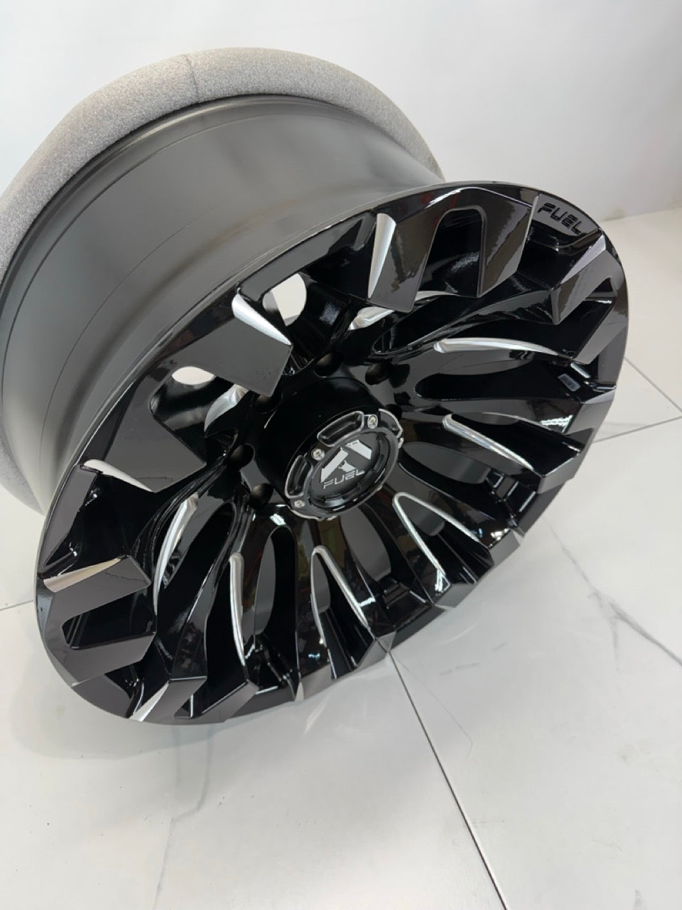 20x10 Fuel Quake Rims 8x165