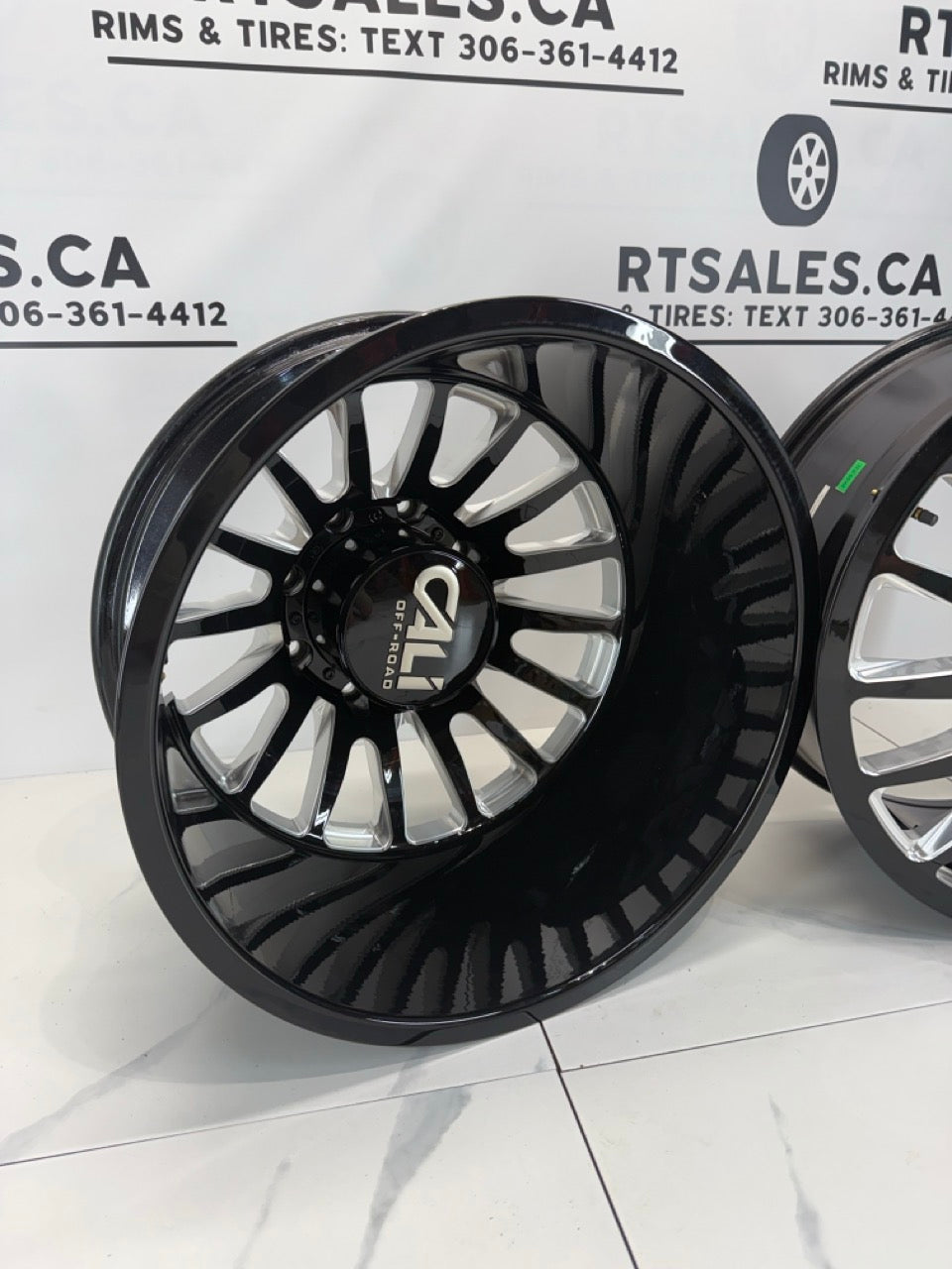 Cali Summit Black, Milled Dually Rims 20", 22"
