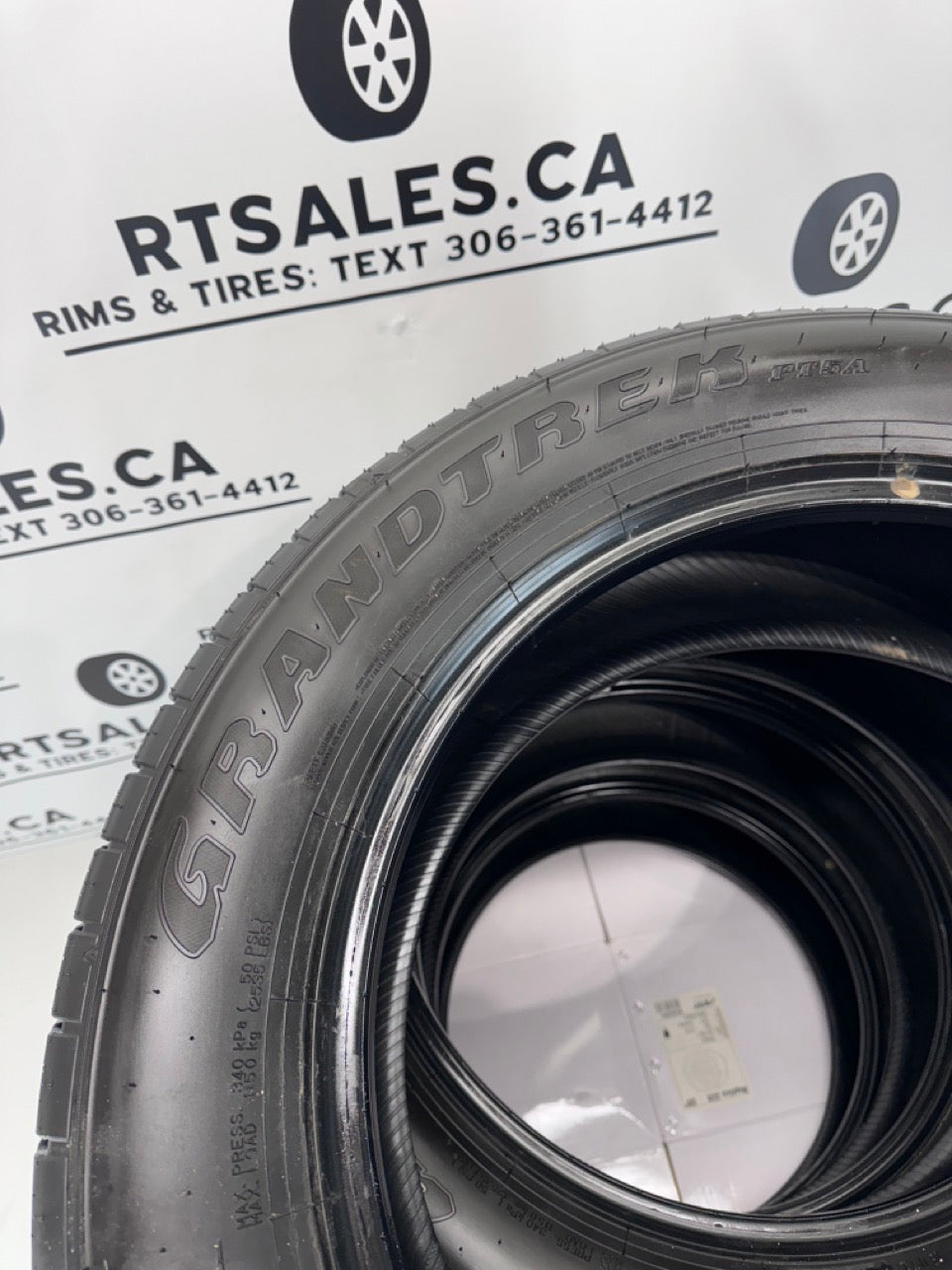 265/55/20 Dunlop Grandtrek 20" tires (takeoffs)