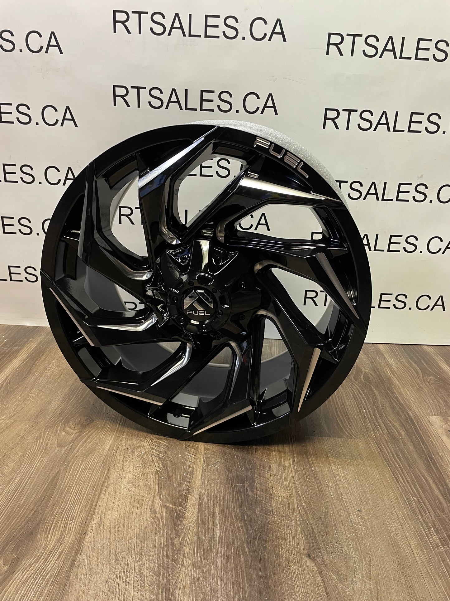 20x9 Fuel Reaction Rims 8x170 Ford F250 F350 Super Duty