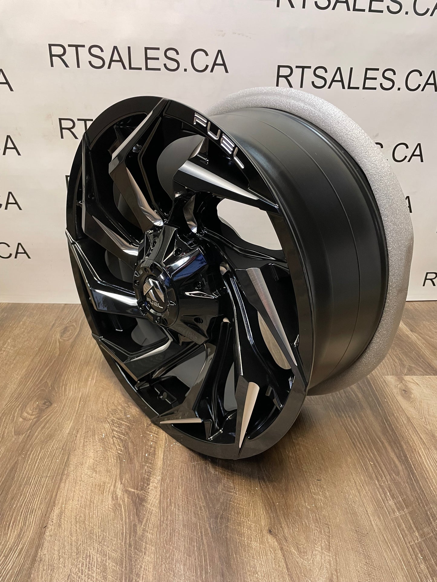 20x9 Fuel Reaction Rims 8x170 Ford F250 F350 Super Duty