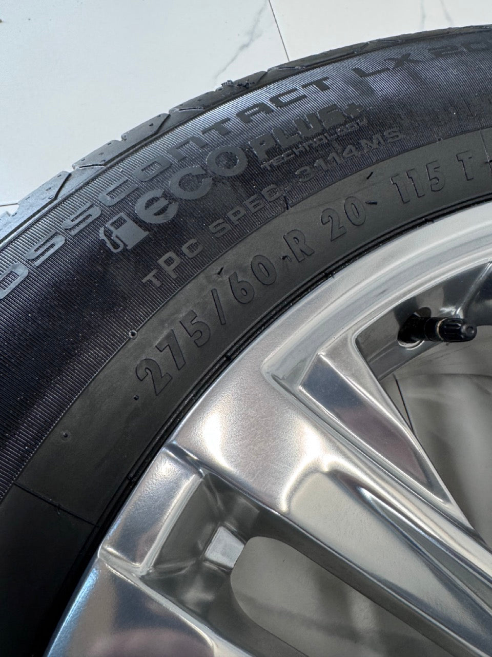 275/60/20 Continental tires GMC Chevy 1500 20 inch rims (Takeoffs)