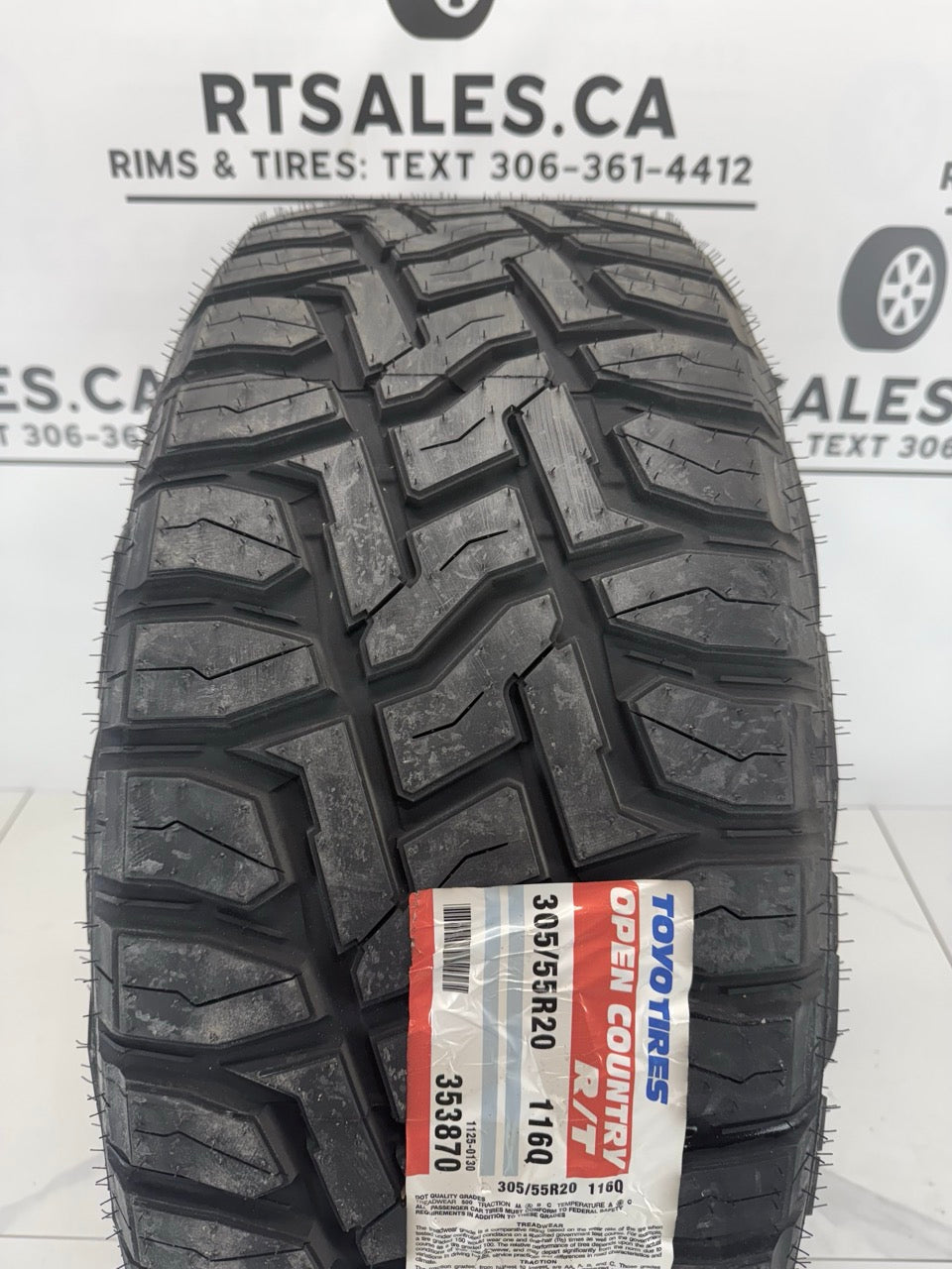 305/55/20 Toyo R/T All season Standard load