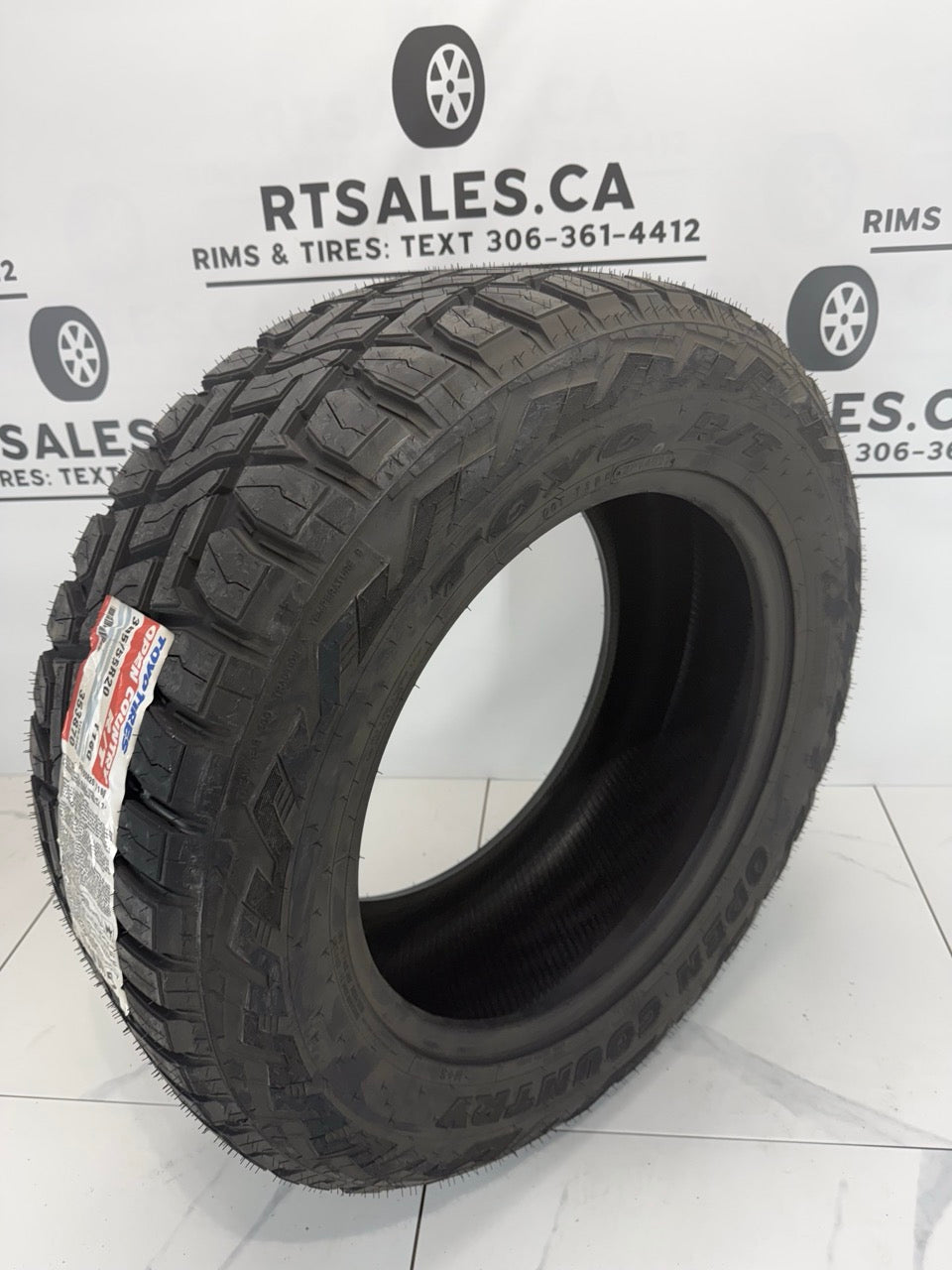 305/55/20 Toyo R/T All season Standard load