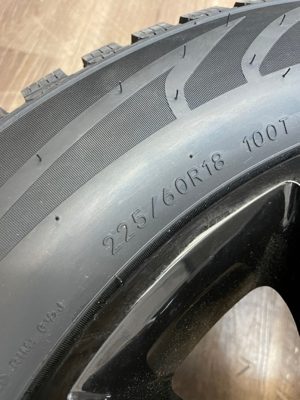 225/60/18 WINTER tires Rims 5x110 Jeep Cherokee