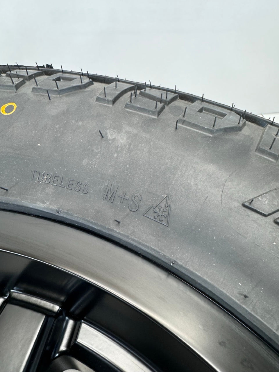 35x12.5x20 M/T tires Fuel Rims Dodge Ram GM Chevy 2500 3500