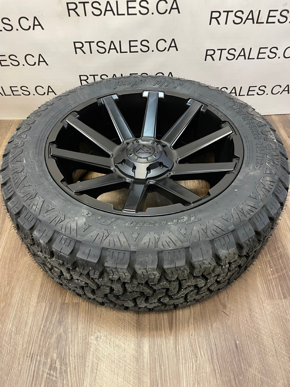 275/55/20 AMP ALL Season tires Fuel 6x135/139 GM RAM FORD