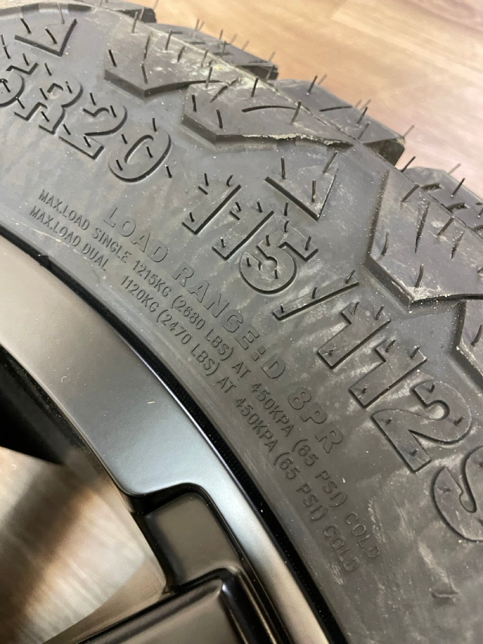 275/55/20 AMP ALL Season tires Fuel 6x135/139 GM RAM FORD