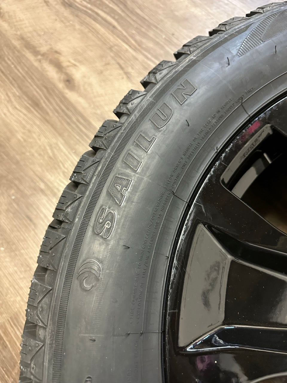 275/55/20 Sailun Winter tires on rims Ford F-150 20 inch - R&T Sales