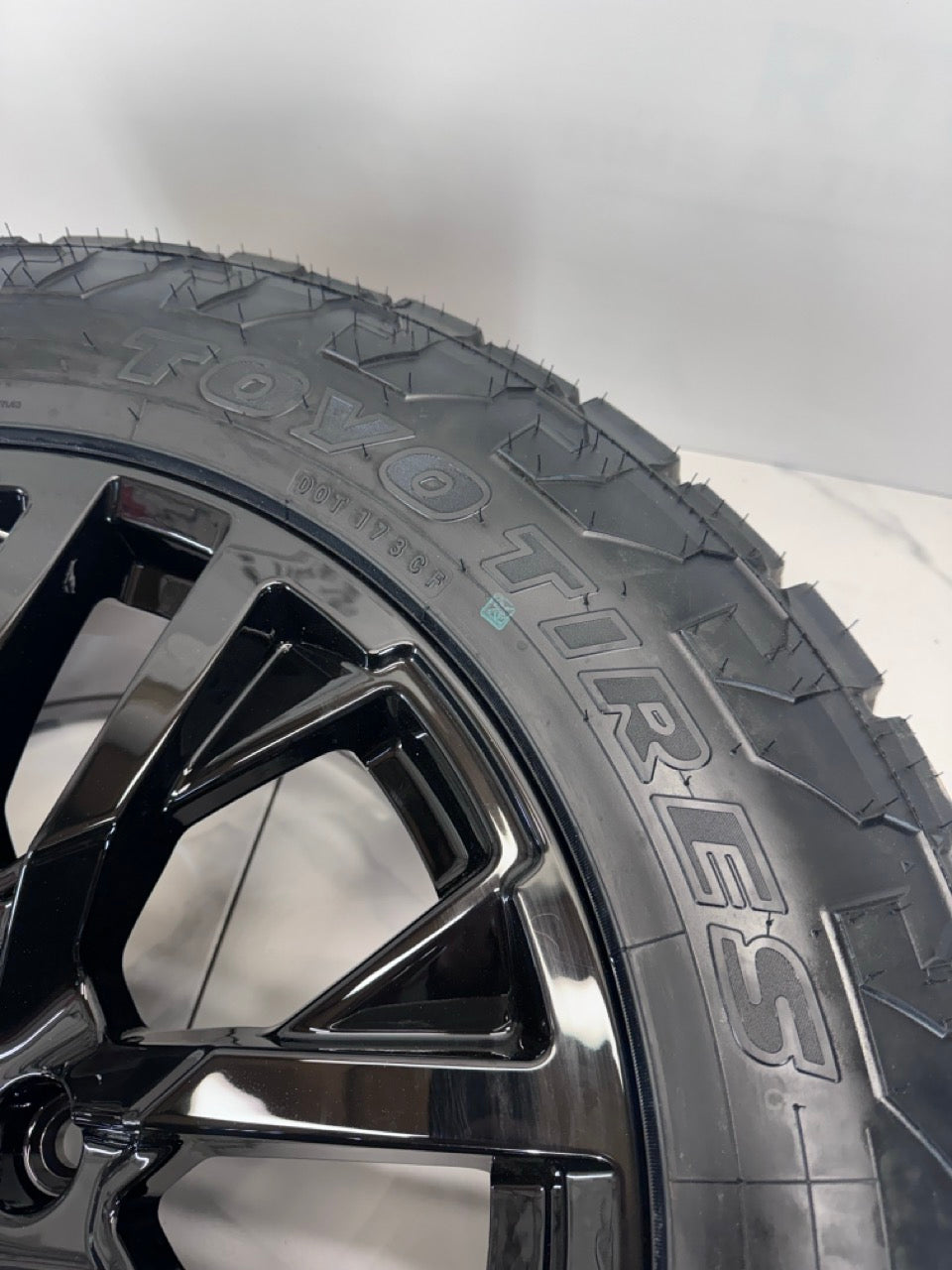 LT275/60/20 Toyo on rims Chevy GMC 1500 Ram 20"