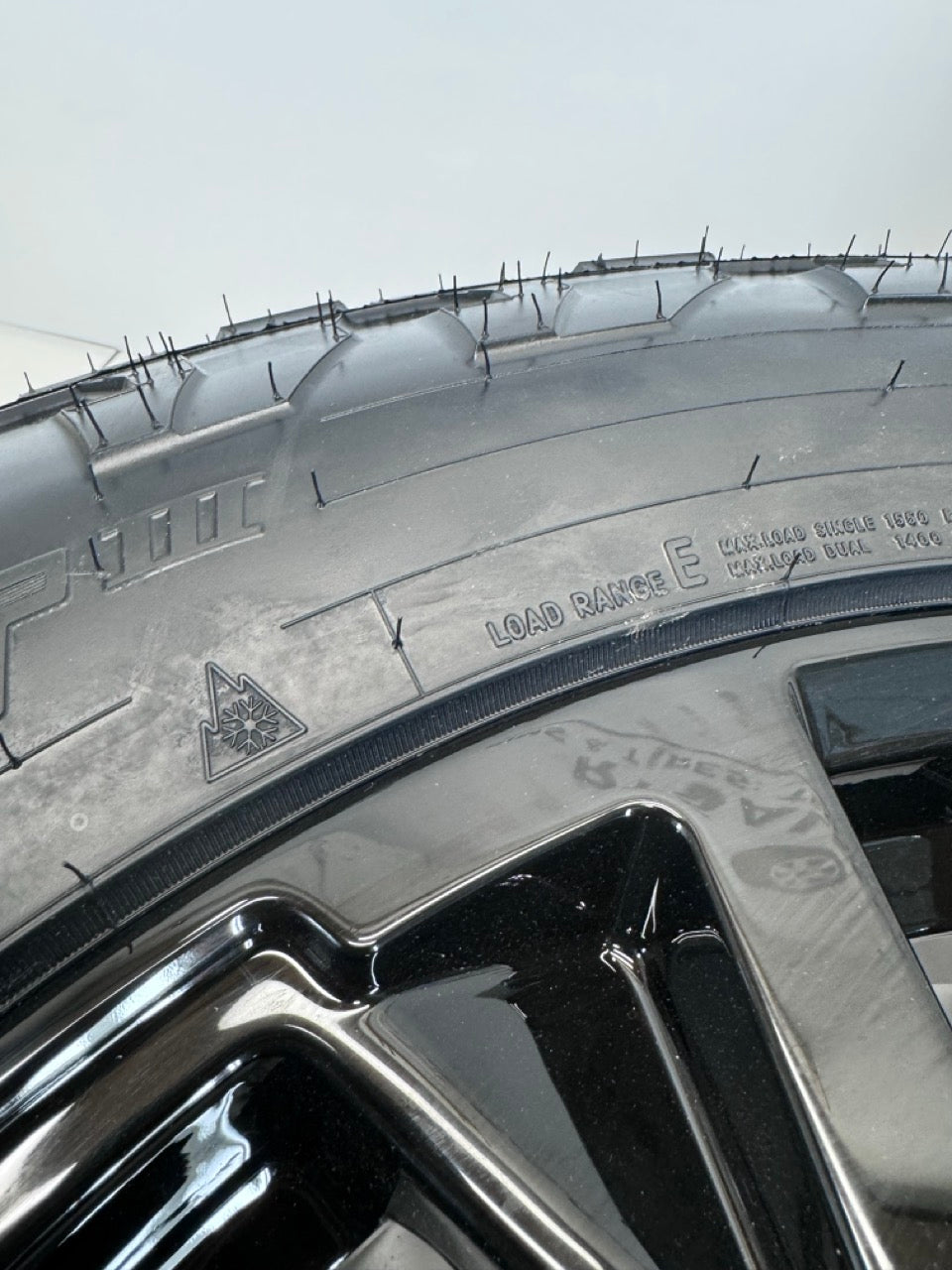 LT275/60/20 Toyo on rims Chevy GMC 1500 Ram 20"