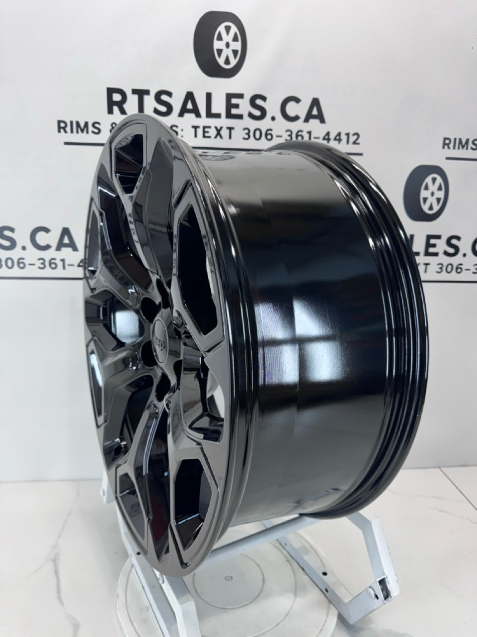22x9 Replika Ram 1500 Limited Rims 6x139.7 & Jeep Wagoneer