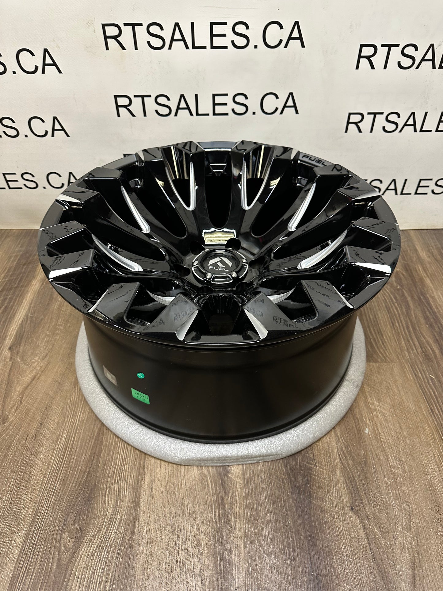 20x10 Fuel Quake Rims 6x135 Ford F-150 Expedition