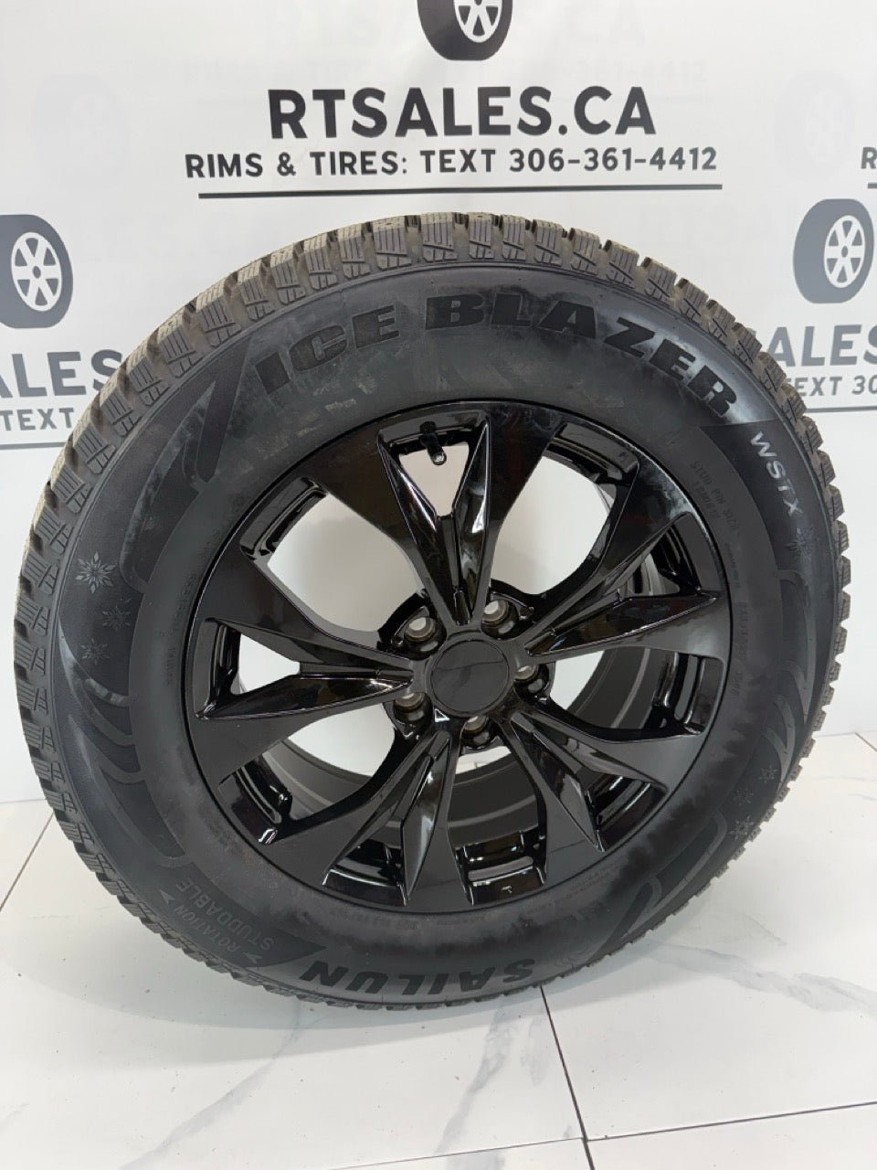 235/65/17 Winter tires Replica Rims 5x114.3 Honda / Acura