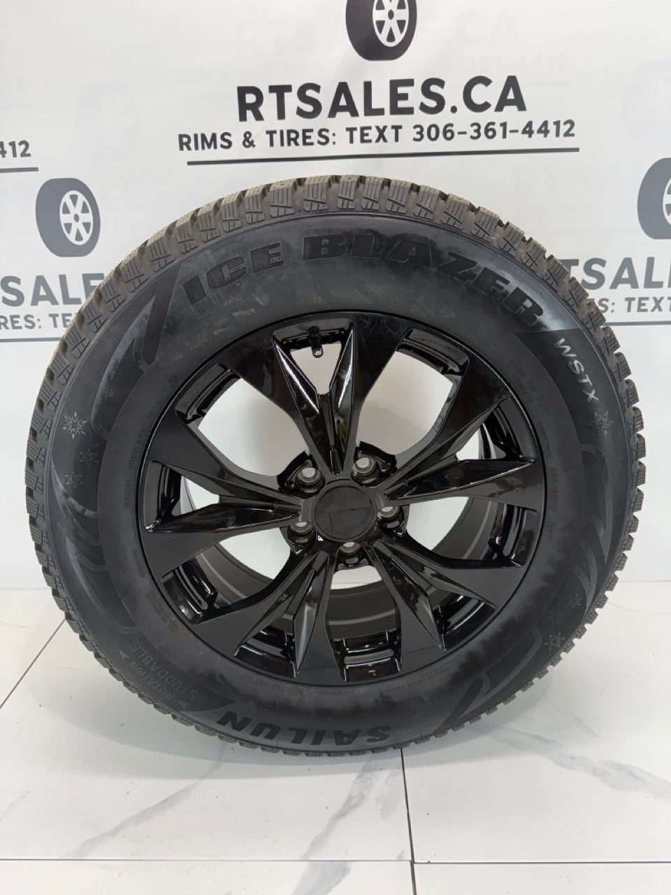 235/65/17 Winter tires Replica Rims 5x114.3 Honda / Acura