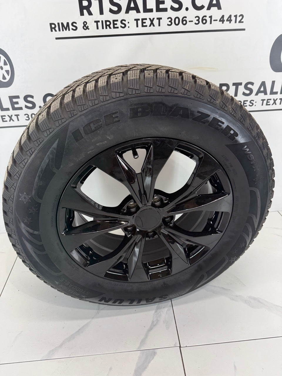 235/65/17 Winter tires Replica Rims 5x114.3 Honda / Acura
