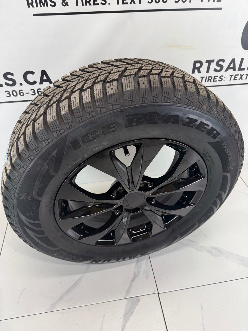 235/65/17 Winter tires Replica Rims 5x114.3 Honda / Acura