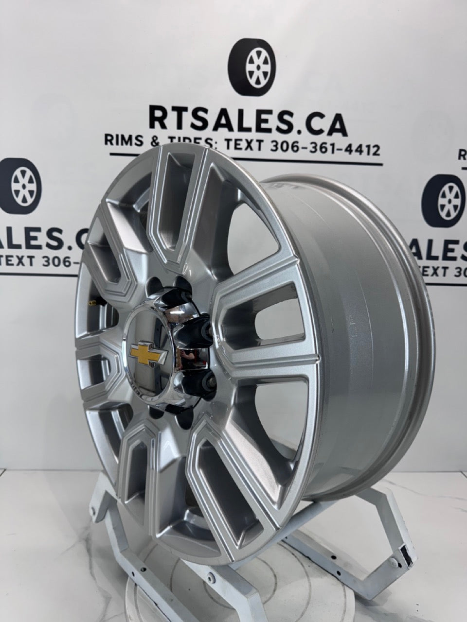 20x8.5 Chevy 2500/3500 OEM Rims 8x180 (Takeoffs)