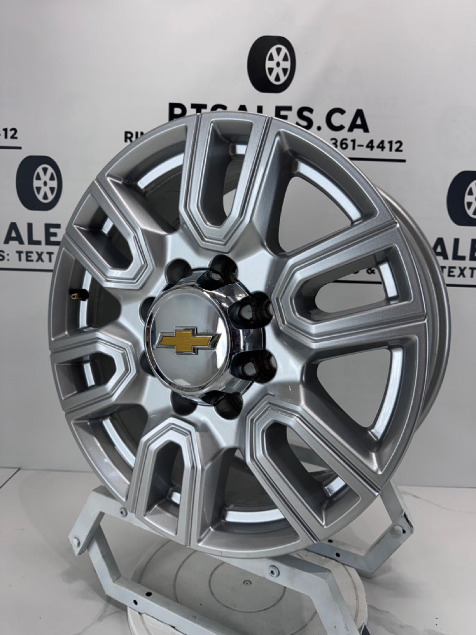 20x8.5 Chevy 2500/3500 OEM Rims 8x180 (Takeoffs)