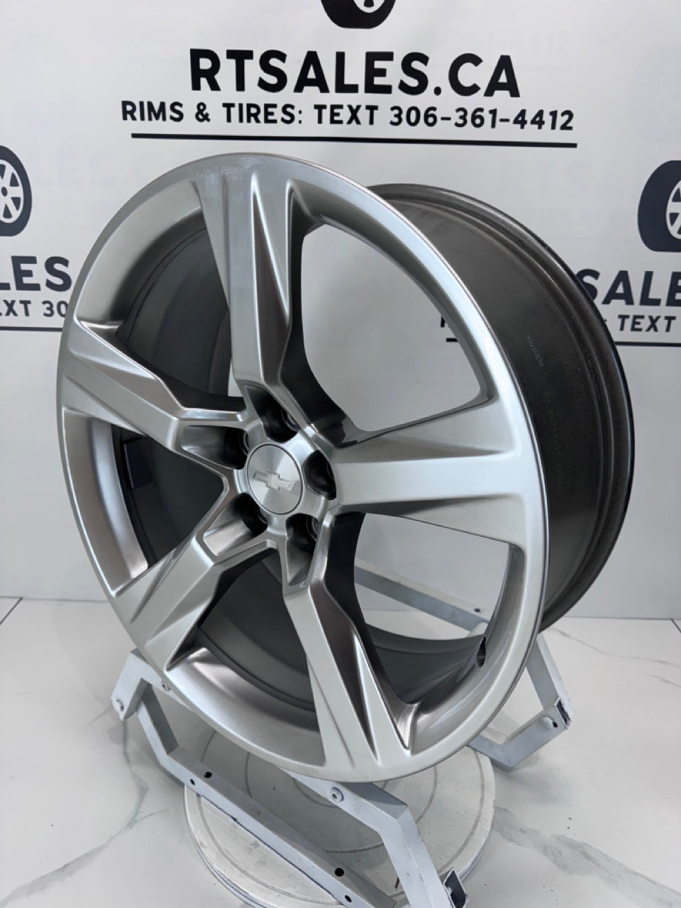 20x9.5/8.5 Staggered Chevy Camaro OEM Rims 5x120