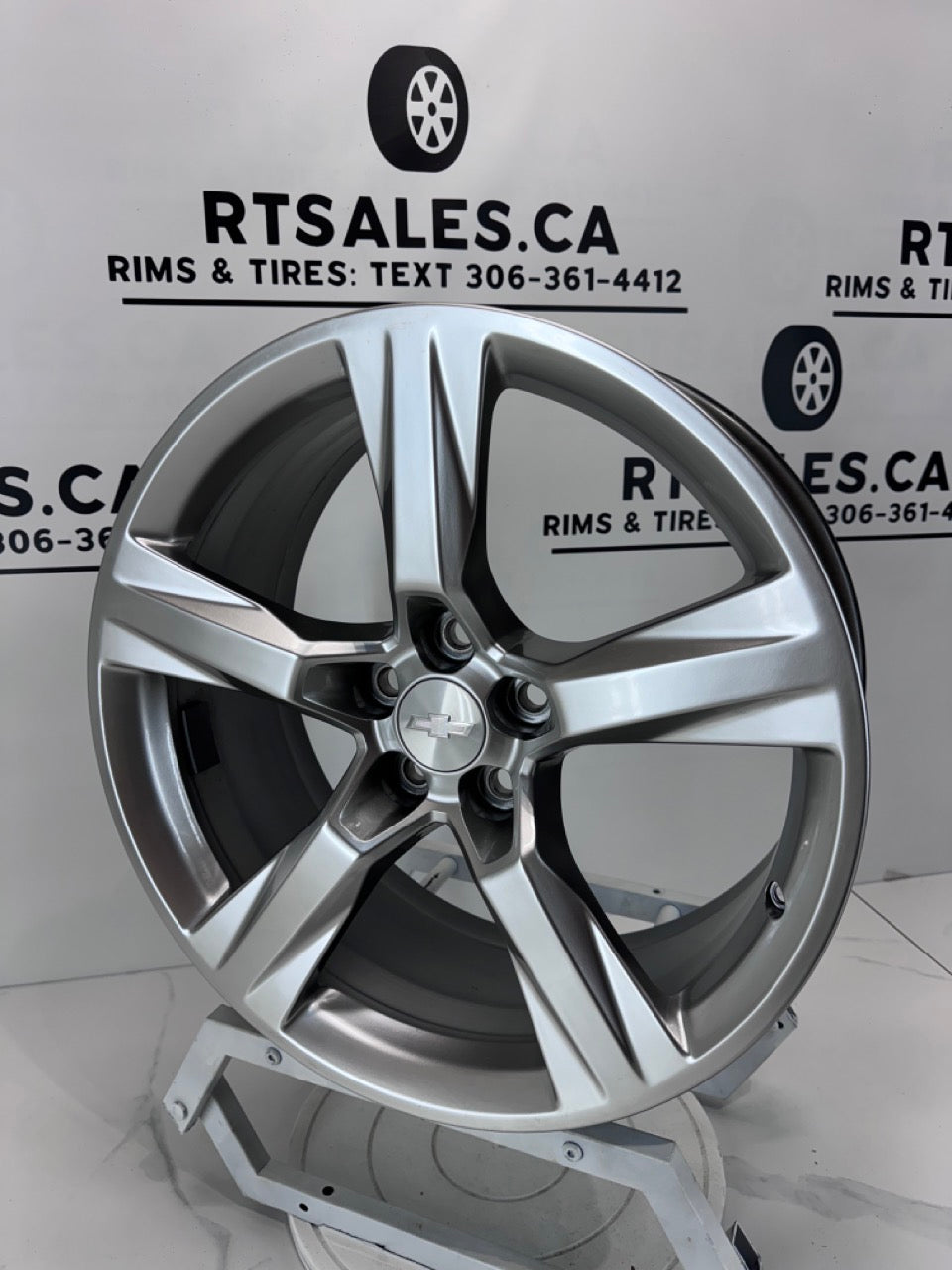 20x9.5/8.5 Staggered Chevy Camaro OEM Rims 5x120