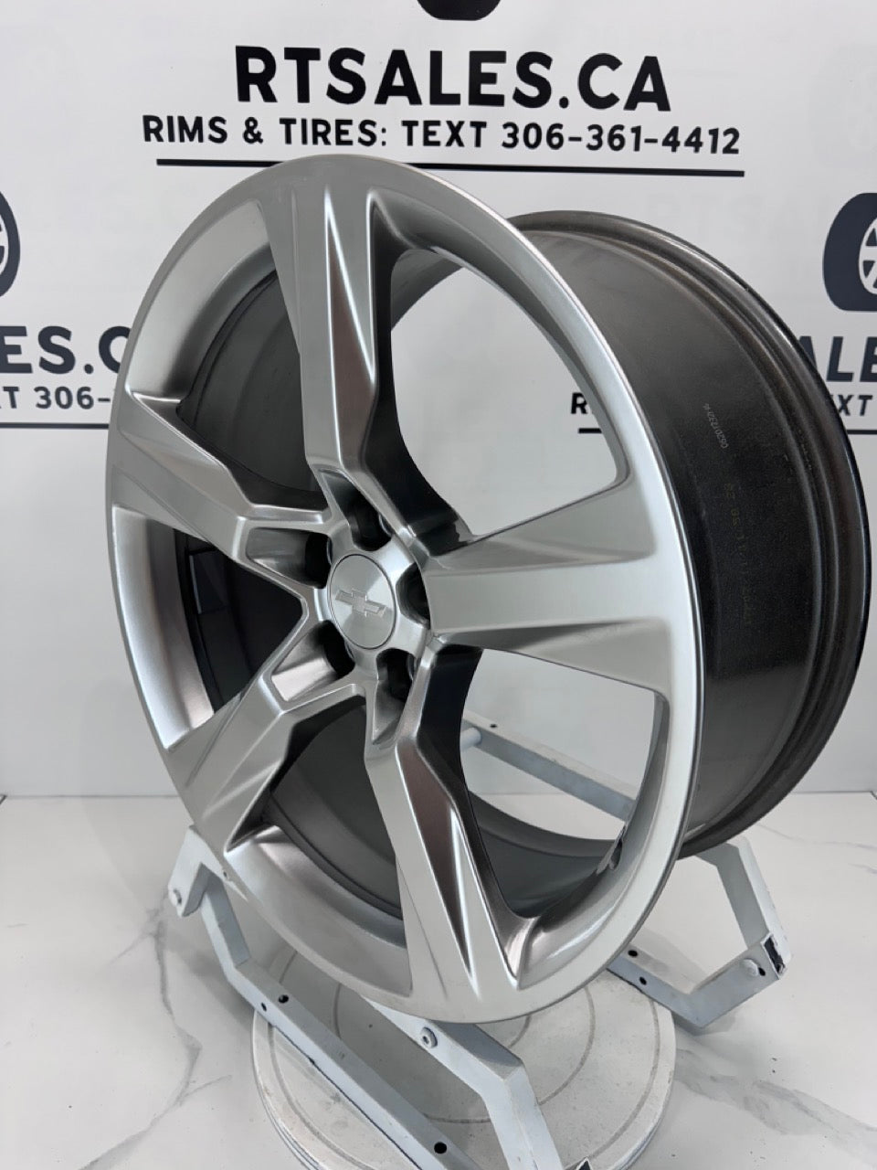 20x9.5/8.5 Staggered Chevy Camaro OEM Rims 5x120