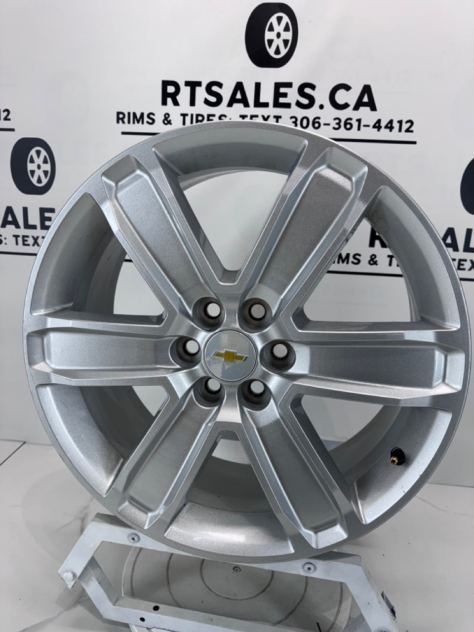 265/50/20 Pirelli Scorpion A/S (Takeoffs)