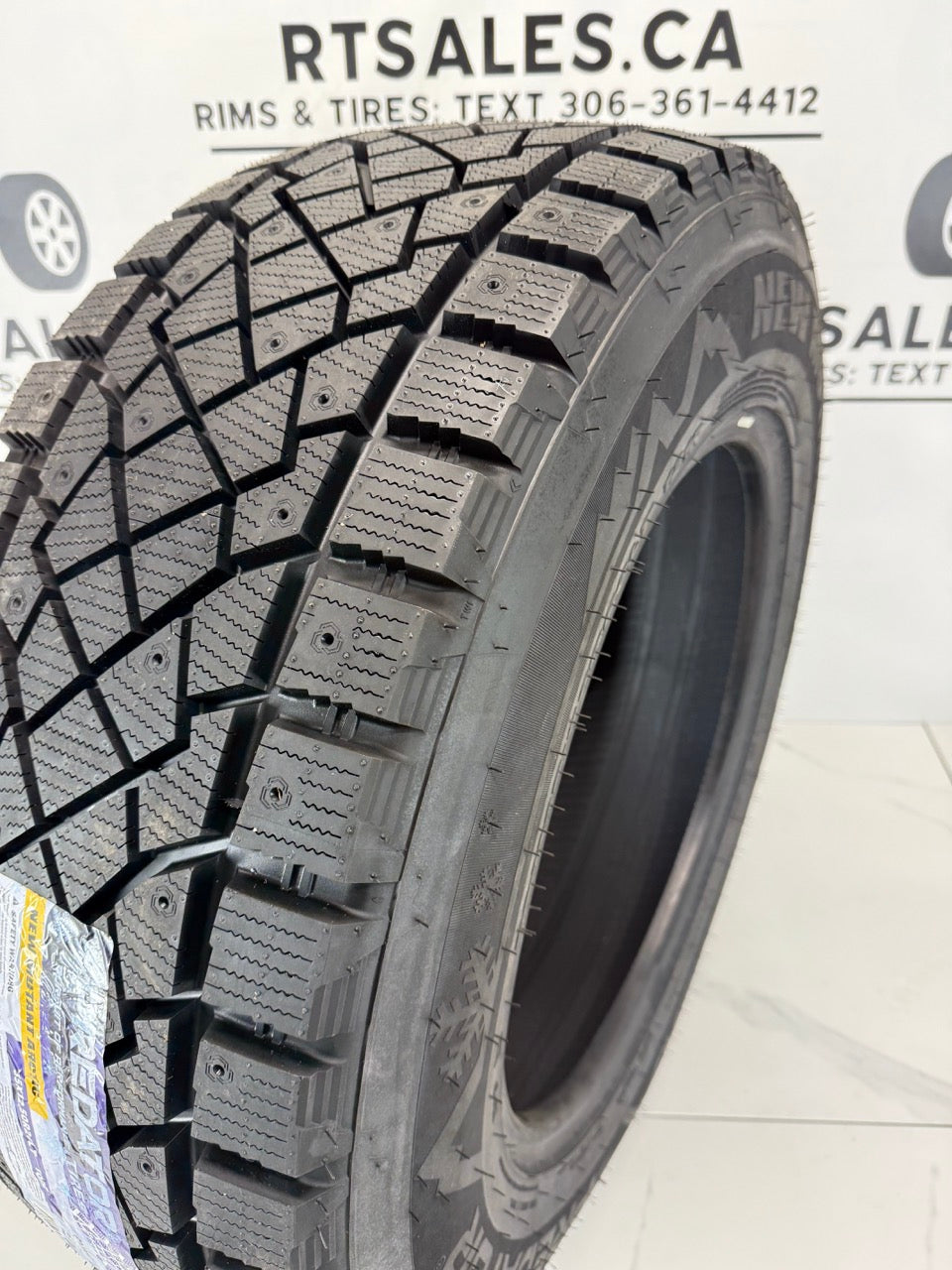 33x12.5x18 Predator NEW MUTANT ICE E Studdable Winter Tires
