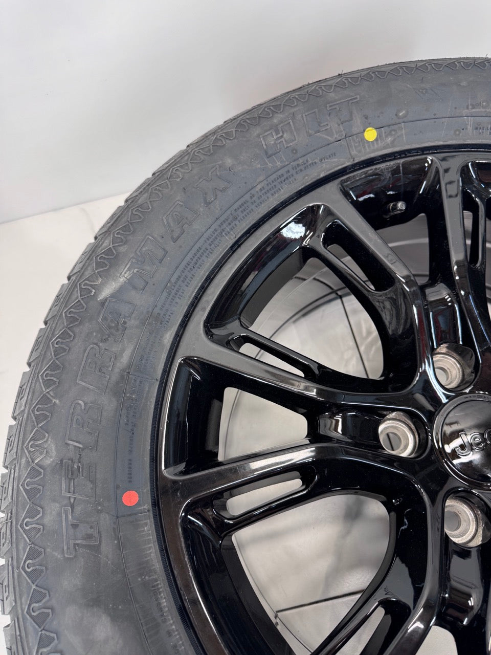 265/60/18 Sailun All season tires rims Jeep Grand Cherokee Dodge Durango