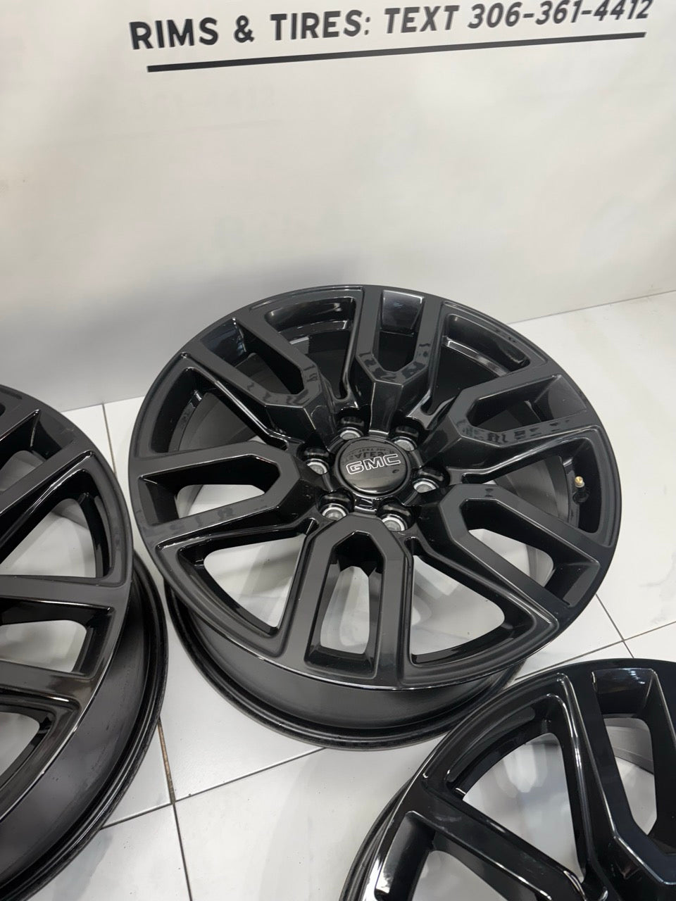20x9 GMC AT4 OEM Rims 6x139.7 (Light use)