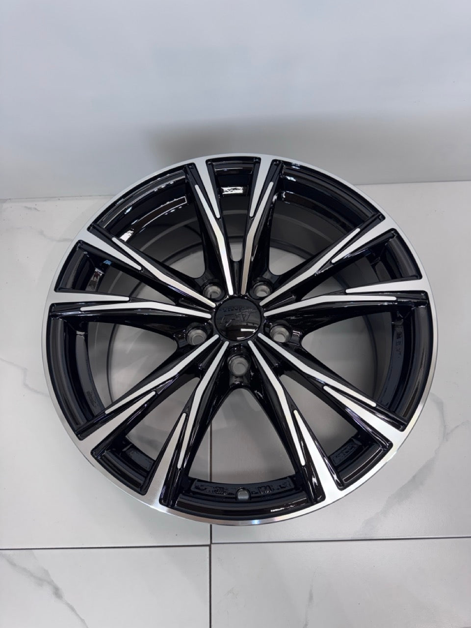 17x7 Dai Rims 5x114.3 Gloss Black - Machined face