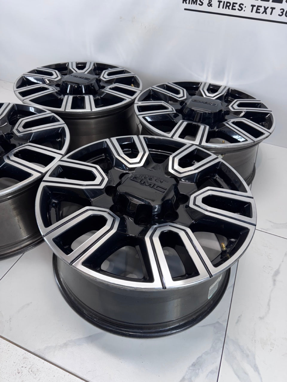 20x8.5 GMC Denali 2500/3500 Rims 8x180 (Used)