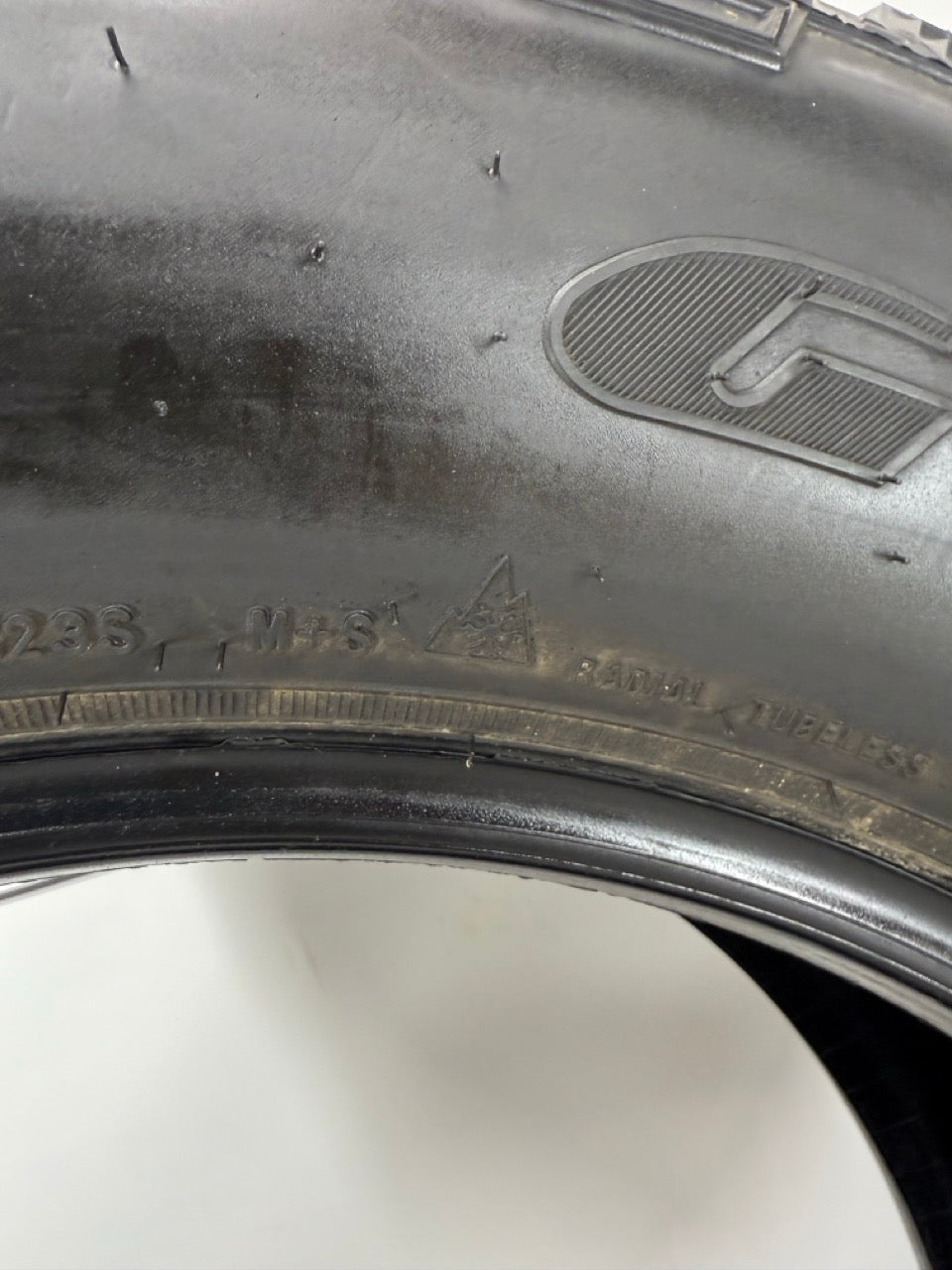 LT275/65/20 Goodyear Trailunner 10 PLY All-Weather Tires (takeoffs)