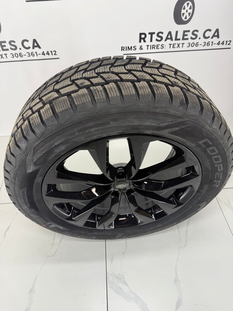 255/55/20 Cooper Winter tires 20" Rims 5x114.3 - Ford Explorer
