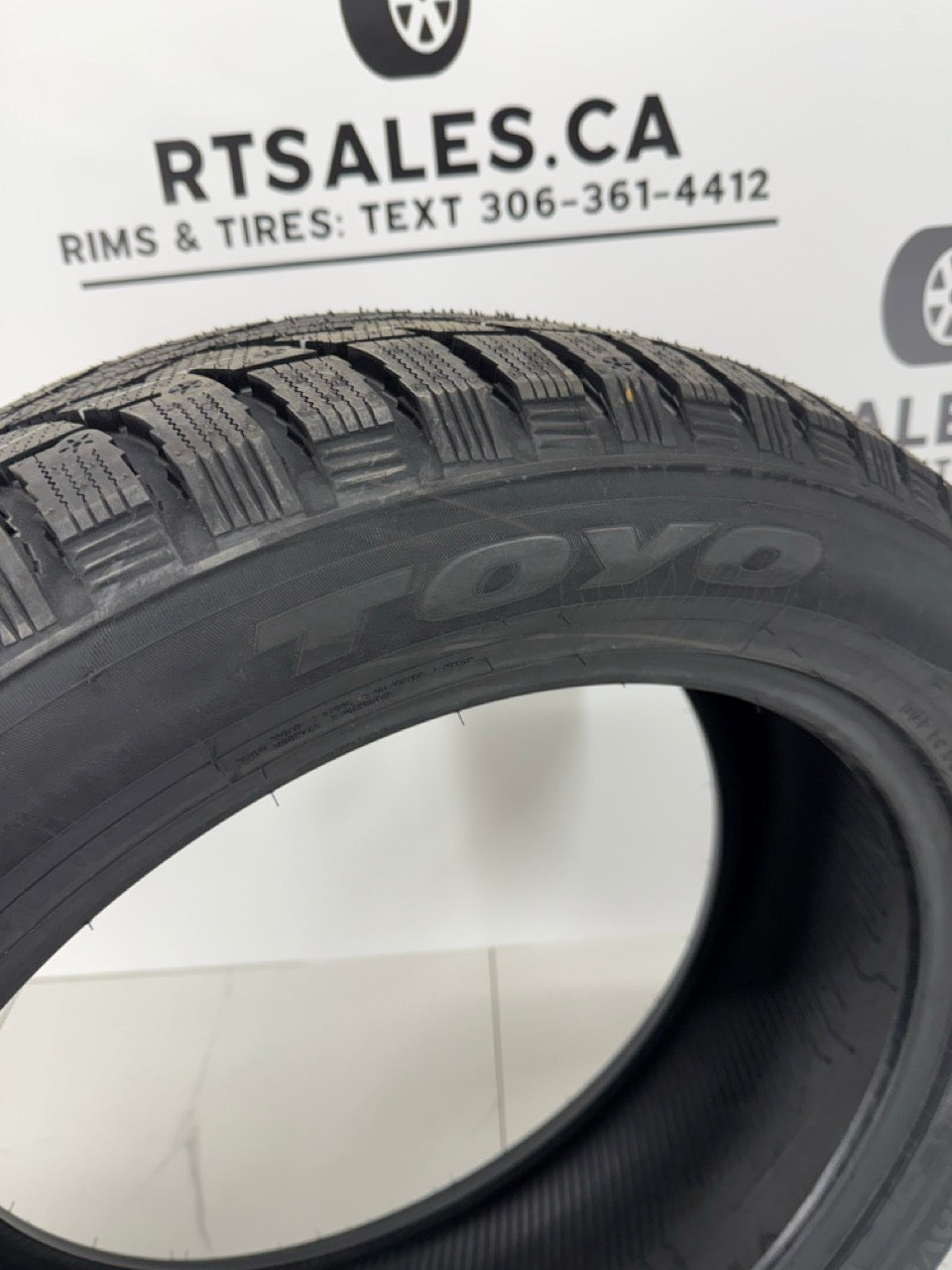 275/50/22 Toyo Observe G3-Ice Studdable Winter Tires
