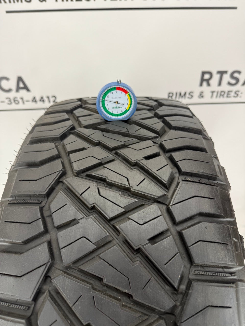 255/55/18 Nitto RIDGE GRAPPLER XL All season (takeoffs)