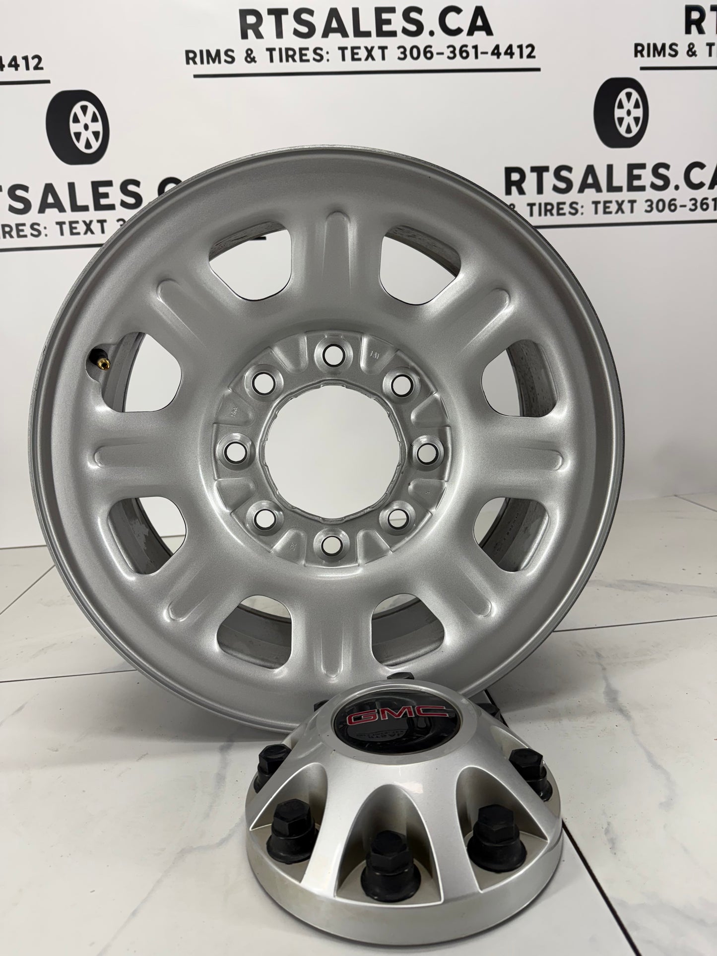 18x8 GMC 2500/3500 Rims 8x180 (Takeoffs)