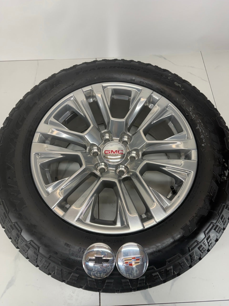 275/60/20 Goodyear tires GMC Chevy 1500 20 inch rims (Takeoffs)