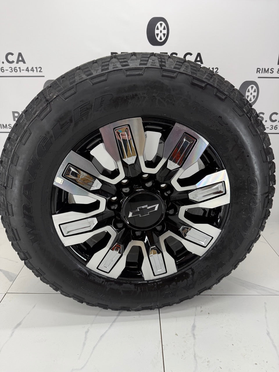 275/65/20 Goodyear Factory CHEVY Rims 8x180 (Takeoffs)