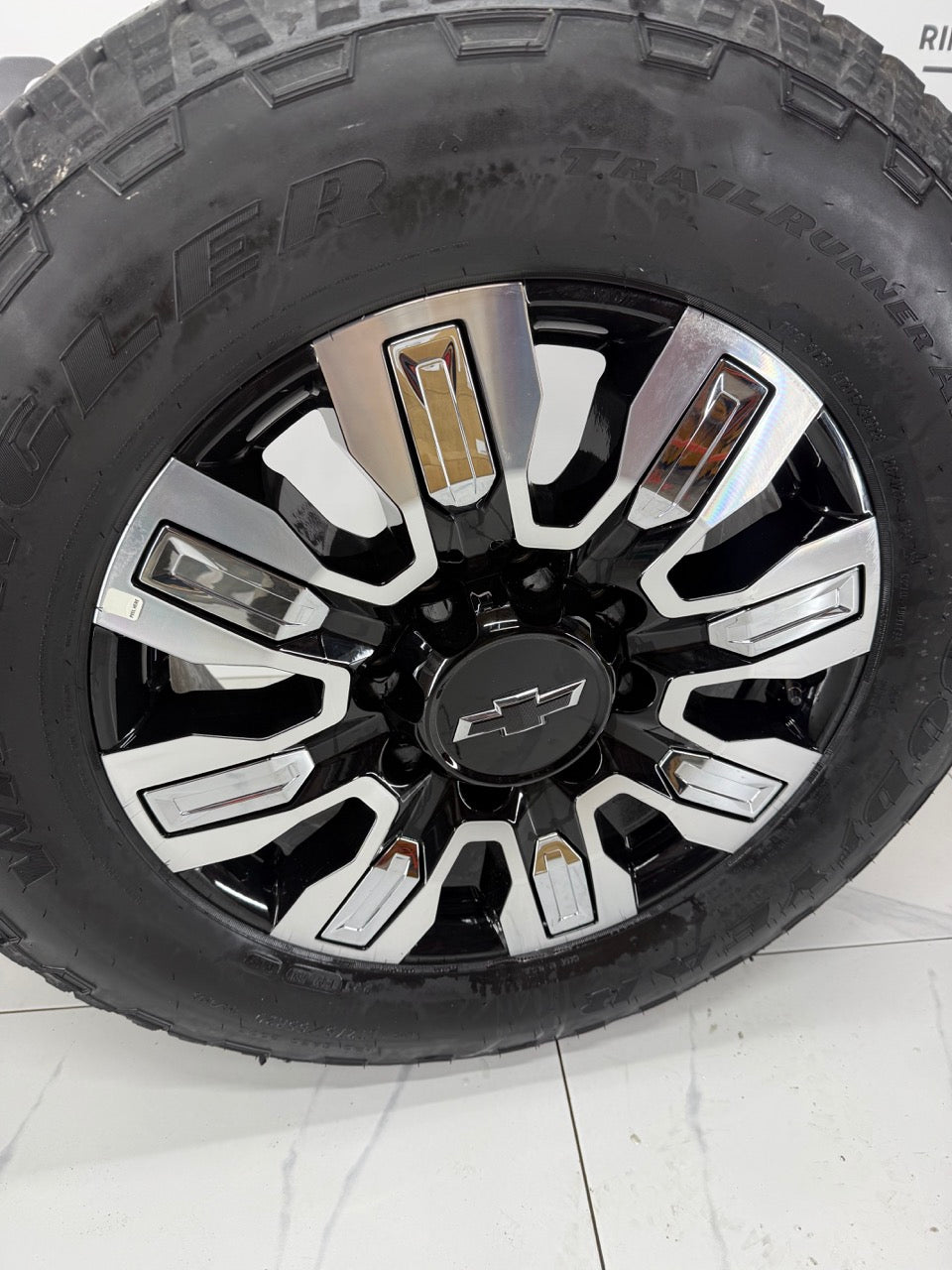 275/65/20 Goodyear Factory CHEVY Rims 8x180 (Takeoffs)
