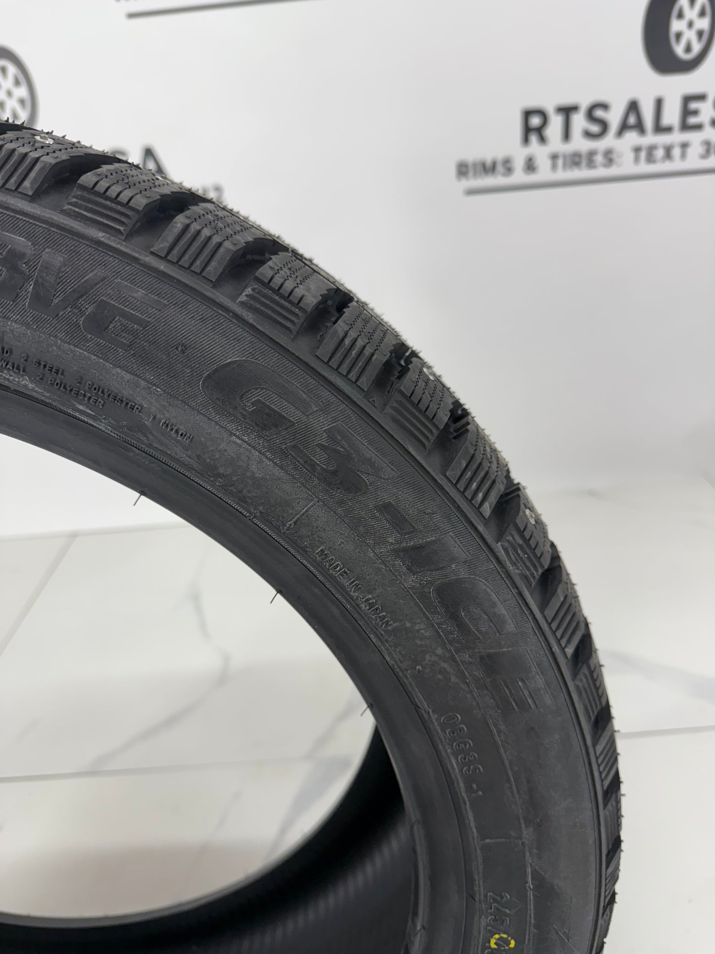 275/60/20 Toyo Observe G3-Ice (Studded) Winter Tires