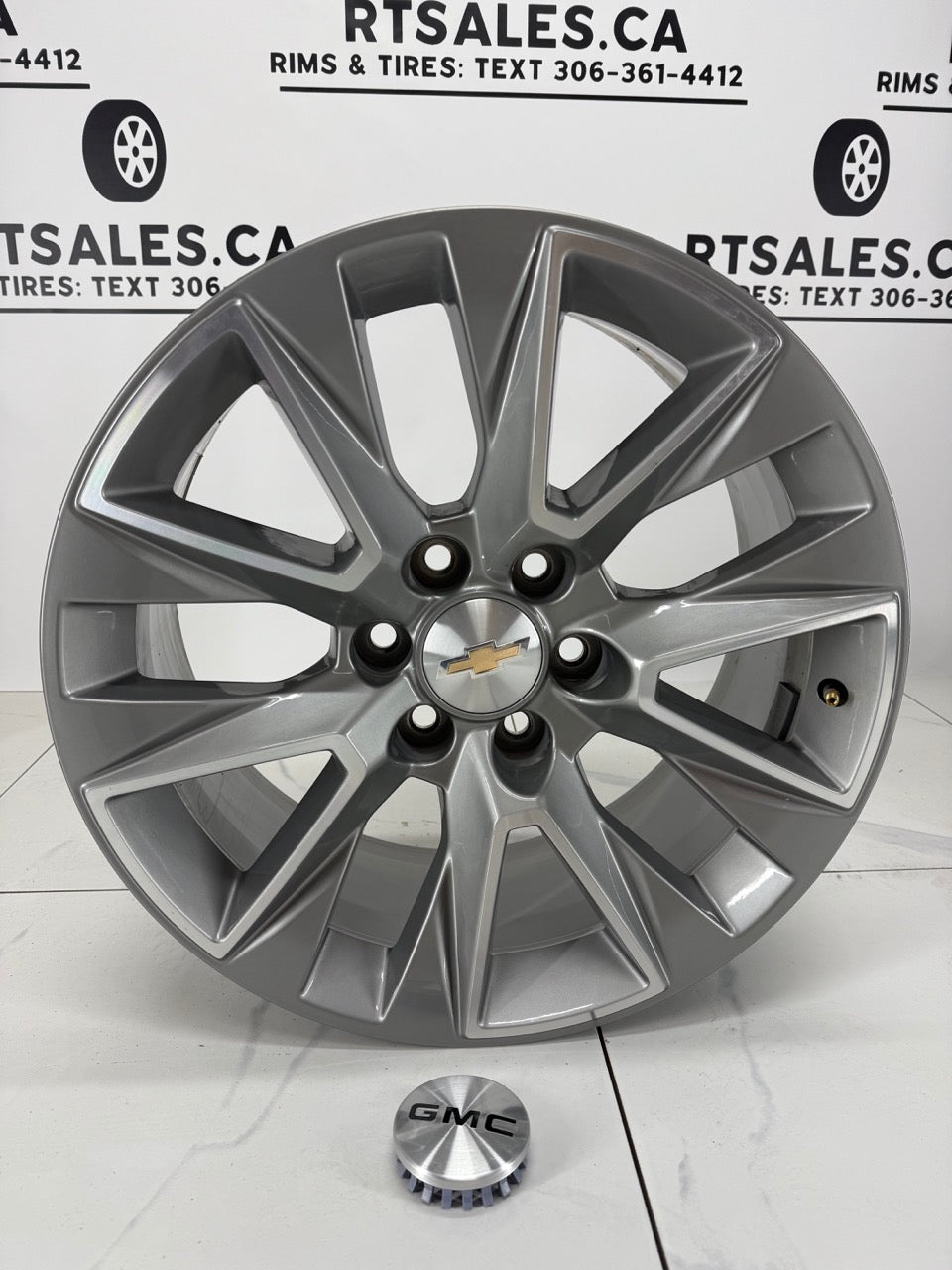 20x9 GM Chevy OEM Rims 6x139.7 (Light use)