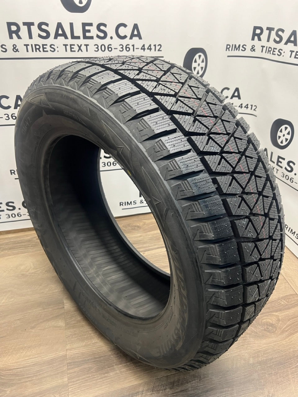 235/60/18 Bridgestone BLIZZAK DM-V2 Winter Tires