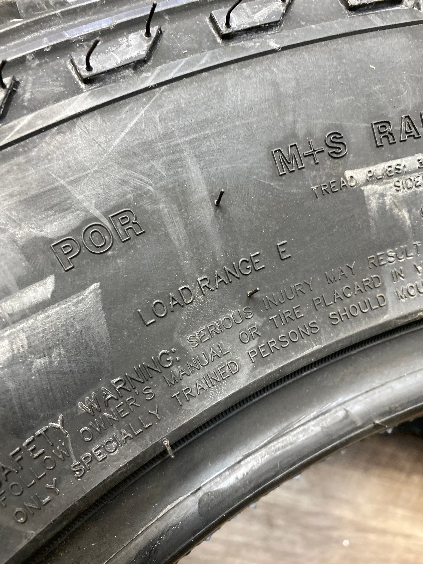 LT 33x12.5x18 Fuel Gripper M/T E All Season Tires