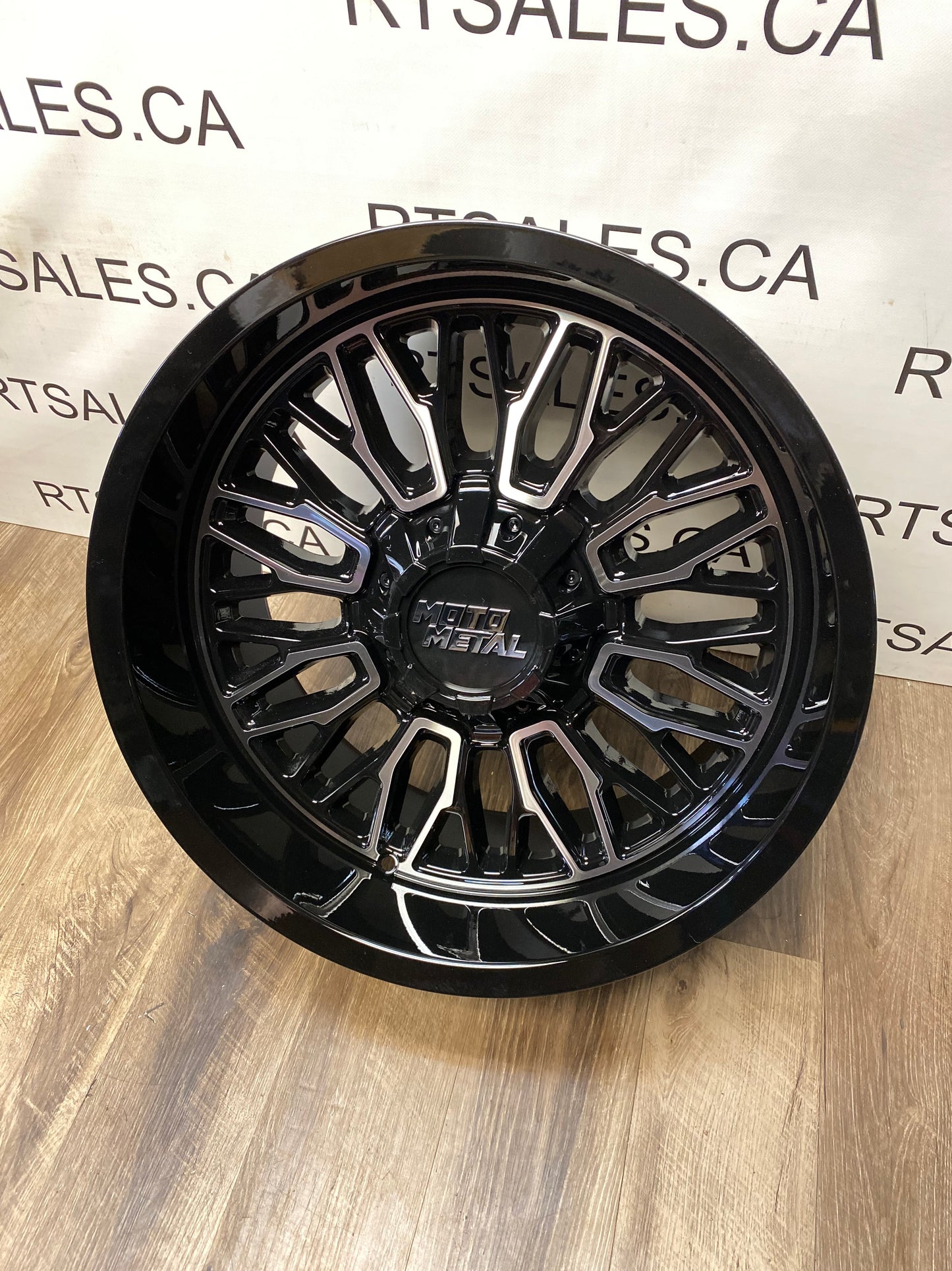 20x10 Moto Metal Stinger Rims 8x180