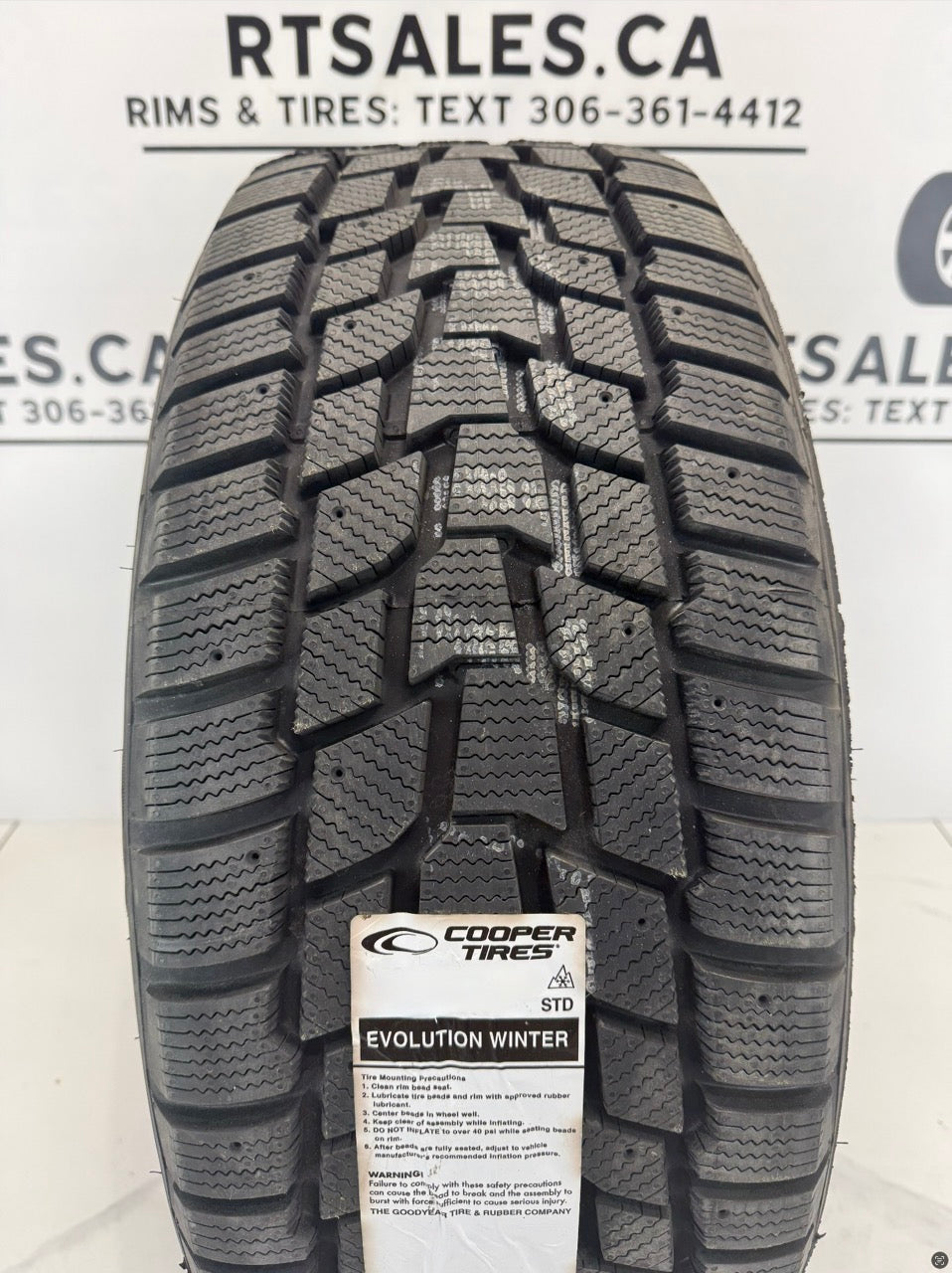 205/55/16 Cooper Evolution Winter Studdable
