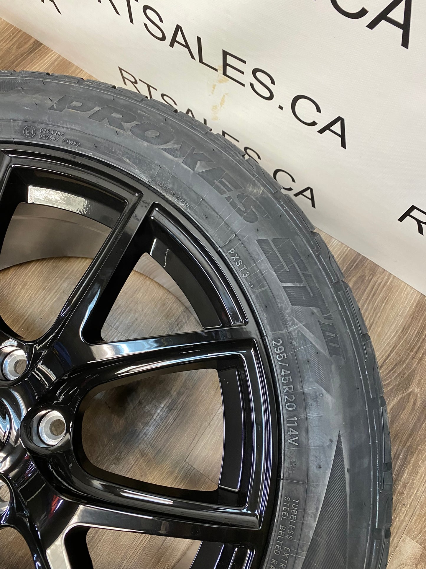 295/45/20 toyo tires Jeep Grand Cherokee SRT Rims 5x127