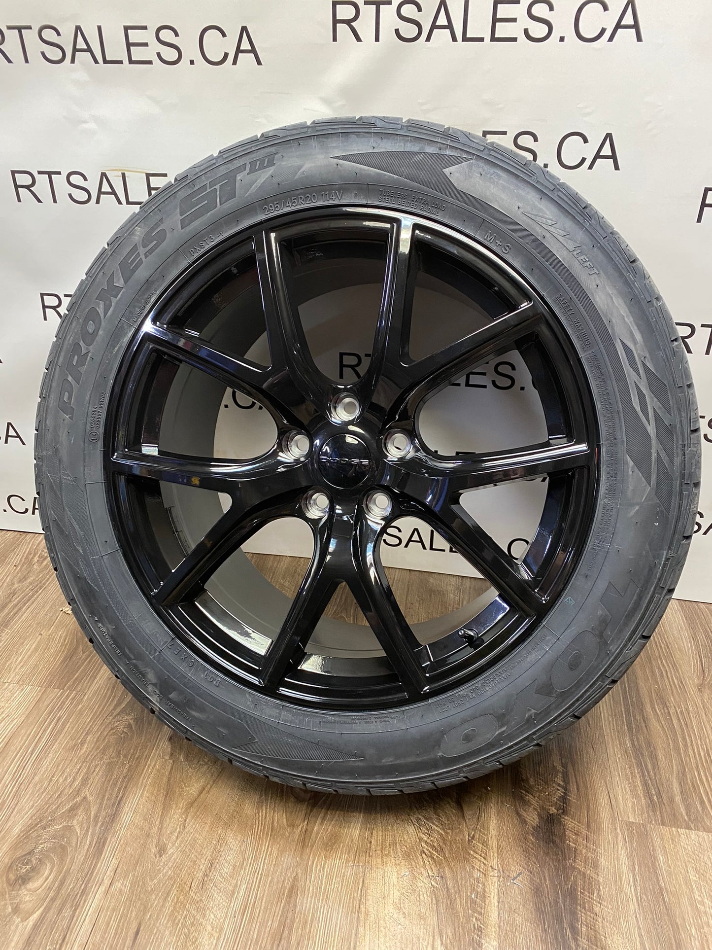 295/45/20 toyo tires Jeep Grand Cherokee SRT Rims 5x127