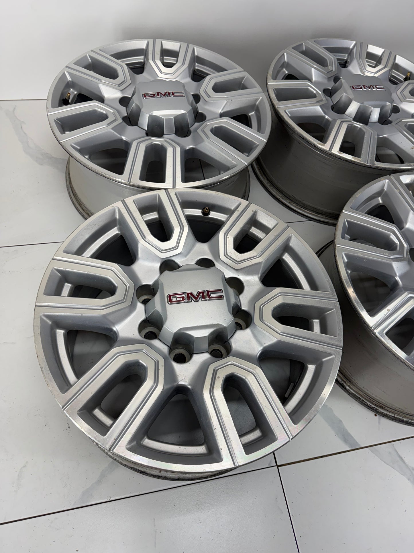 20x8.5 GMC 2500/3500 factory oem Rims 8x180 (Used) - R&T Sales