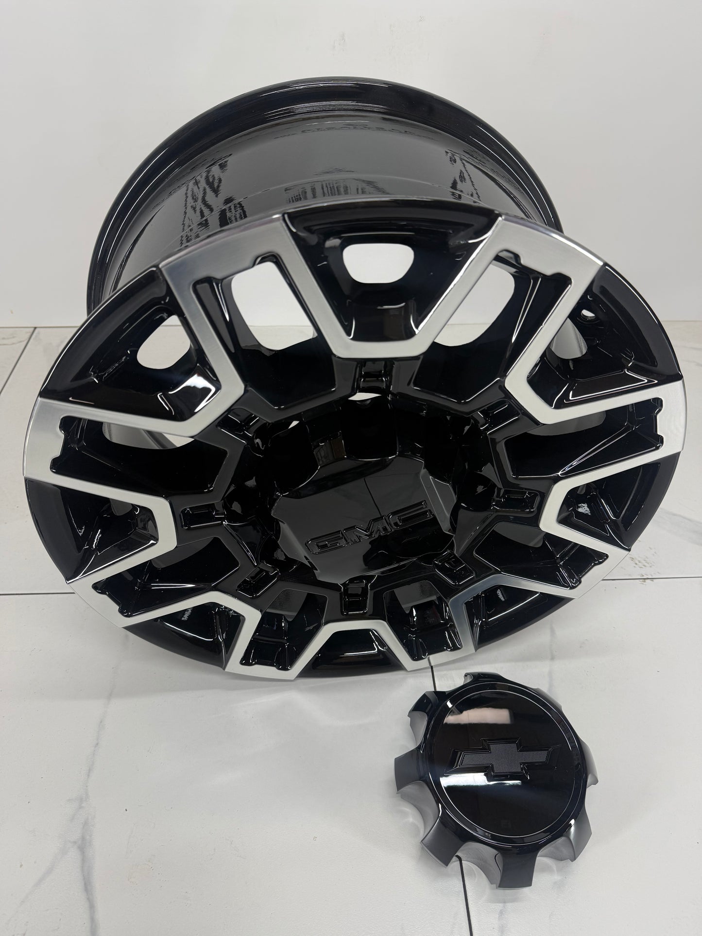 18x9 Replica AT4X rim 8x180, gloss black machined